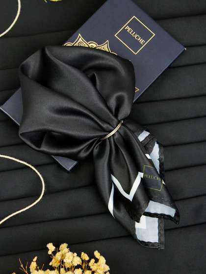 PELUCHE Solid Pocket
                    Squares
