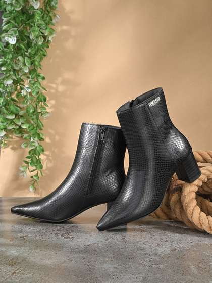 El Paso Women
                        Block-Heeled Chelsea Boots