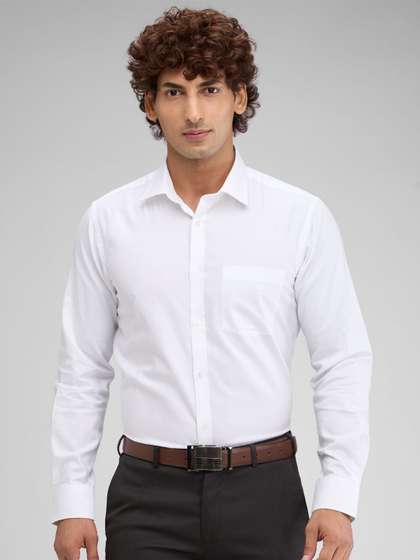 Park Avenue Men
                        Cutaway Collar Solid Cotton Slim Fit Formal
                        Shirt