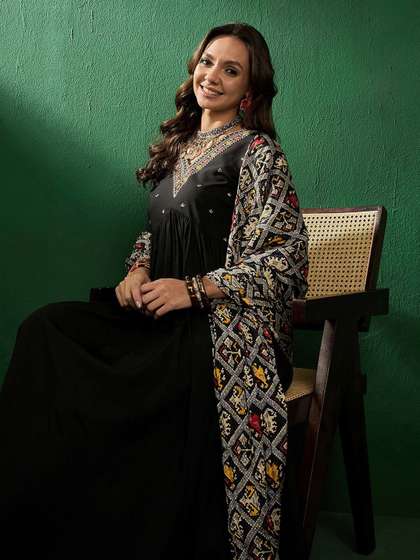 Sangria Women Patola Printed Dupatta