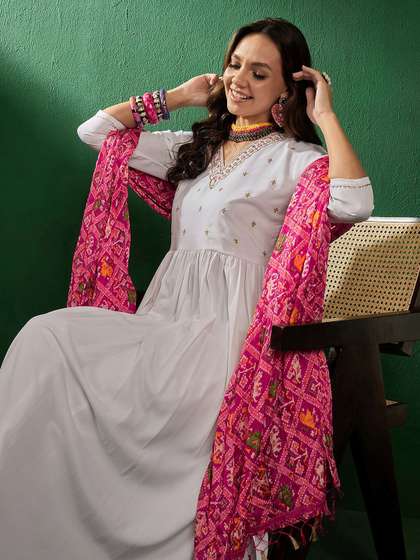 Sangria Women Patola Printed Dupatta