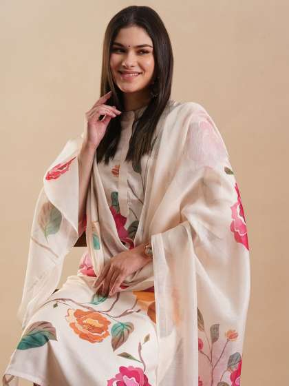 GoSriKi Floral Printed Regular Straight Kurta with Trousers & Dupatta