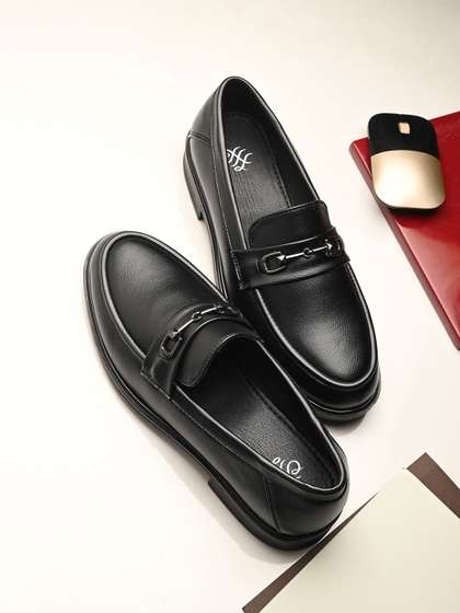 House of Pataudi
                          Men Textured Formal Loafers