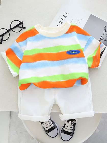 Googo Gaaga Boys Striped
                    Printed Round Neck Pure Cotton T-shirt with Shorts