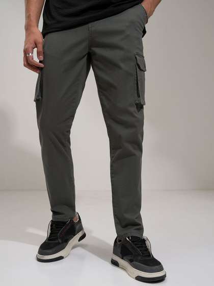 HIGHLANDER Men
                        Comfort Regular Fit Cargos