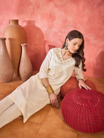 Sangria Floral Yoke
                      Design V-Neck Zari Pure Cotton Straight Kurta