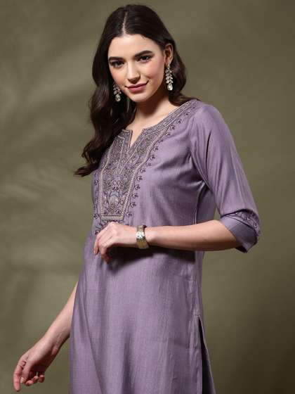 Anouk Floral Yoke
                          Design Notch Neck Thread Work Straight Kurta
