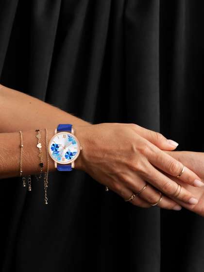 JUST LIKE Girls Printed Dial & Stainless Steel Straps Analogue Watch 81-Flowers Blue