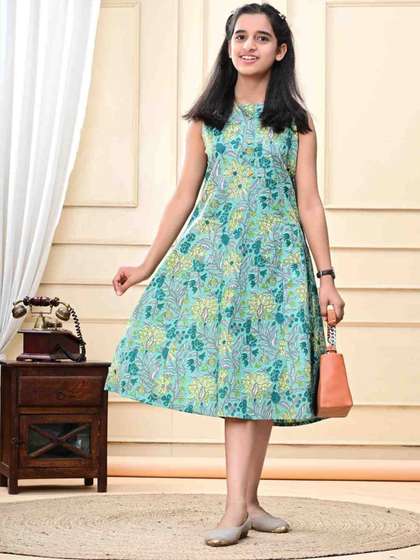 DMP FASHION Floral Print
                    Cotton Top