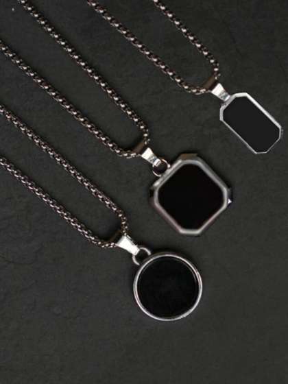 Roadster Set Of 3
                    Geometric Shaped Pendant