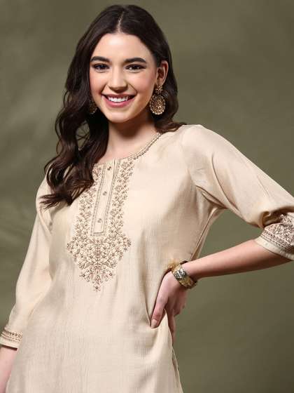 Anouk Floral Yoke
                          Design Thread Work Round Neck Straight Kurta