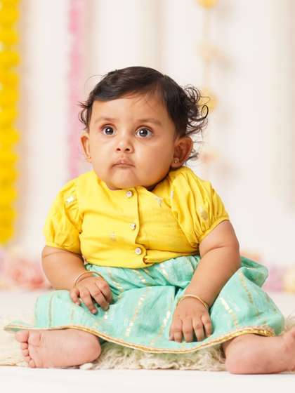 Sangria Infant Girls
                    Geometric Woven Design Pure Cotton Lehenga &
                    Choli
