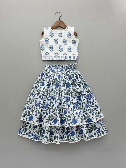 YK Girls Turquoise
                        Blue Floral Printed Round Neck Pure Cotton
                        Sleeveless Clothing Set