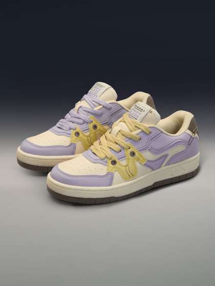 The Souled Store
                          Women FRIENDS Colourblocked Low Top Sneakers