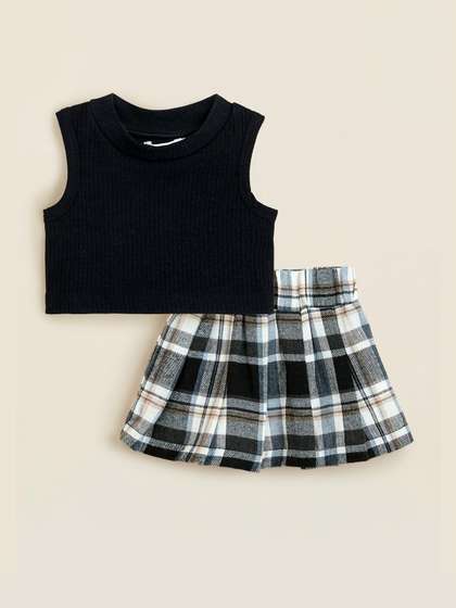 Hopscotch Girls
                        Cotton Blend Printed Clothing Set