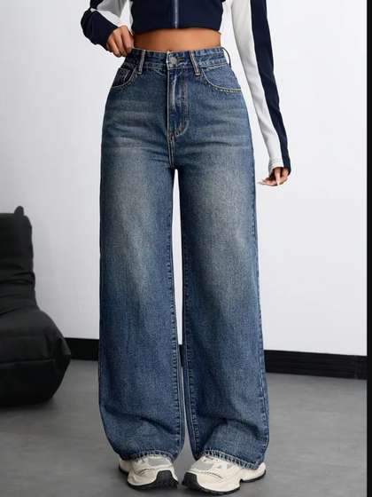 Nifty Women High-Rise
                      Light Fade Jeans