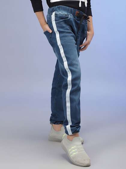 Instafab Boys Comfort
                    Relaxed Fit Mid-Rise Light Fade Side-Striped Cotton
                    Denim Jeans