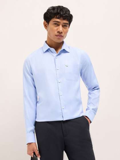 THE BEAR HOUSE Men
                        Solid Spread Collar Formal Shirt