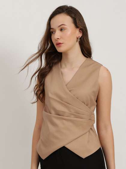 FableStreet Women
                        Solid V-Neck Sleeveless Waistcoat