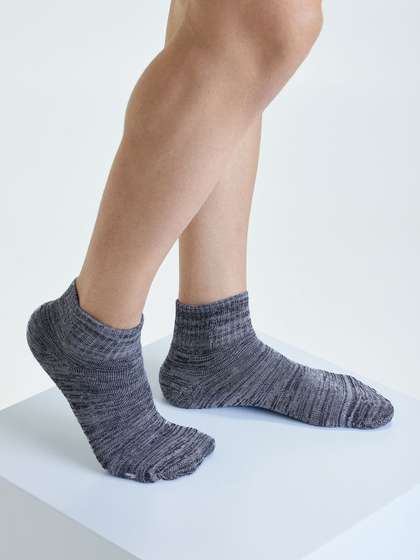 Mint & Oak Men
                      Patterned Ankle Length Cotton Socks