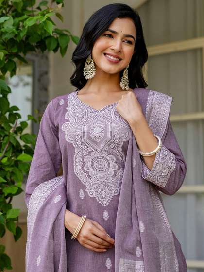 SANISA Women Purple
                        Cotton Blend Kurta Sets