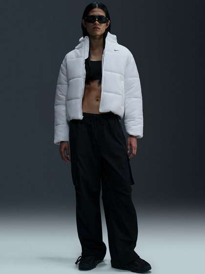 Nike Sportswear
                        Classic Puffer Women's Therma-FIT Loose Hooded
                        Jacket