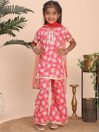 Cutiekins Girls Floral
                      Printed Gotta Patti Straight Kurta with Palazzo
                      & Dupatta