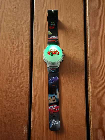 V.R.ENTERPRISES Boys
                      Printed Dial & Straps Digital Automatic Watch
                      WT 2521