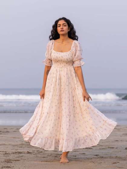 corsica women's floral printed fit & flare maxi dress reviews Price History of CORSICA Women Floral Printed Fit & Flare Maxi Dress from Myntra 111_15493404