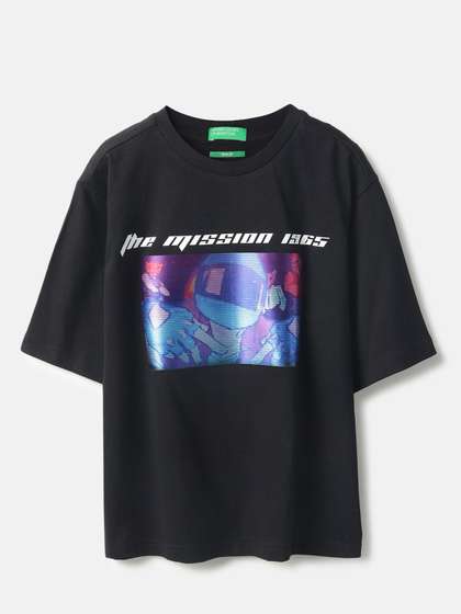 United Colors of
                    Benetton Boys Graphic Printed Round Neck Cotton Boxy
                    T-shirt