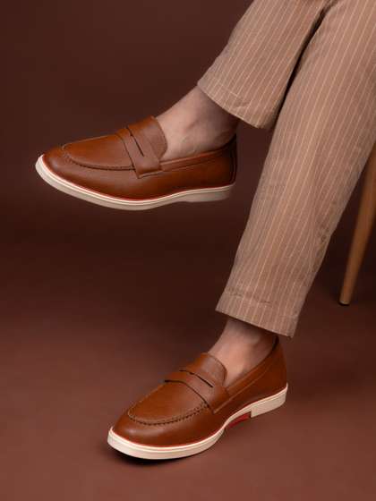 Mast & Harbour
                          Men Round Toe Loafers