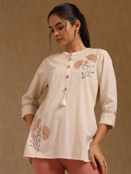 Soch Flex
                        Embroidered With Thread Work Kurti