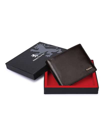 Red Tape Men Leather
                    Card Holder