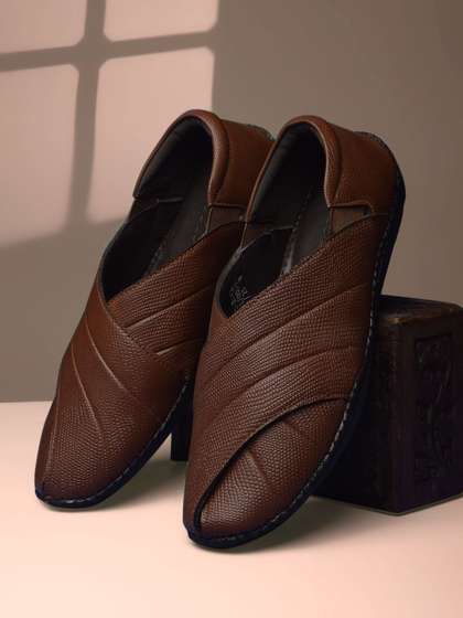 Bata Men
                            Textured Loafers