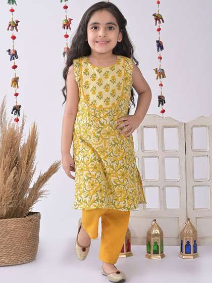 Sangria Girls Printed
                    Pure Cotton Kurta & Trousers Set
