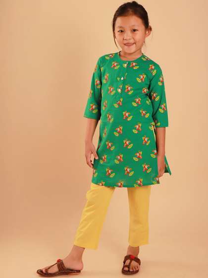 Sangria Girls Printed
                    Pure Cotton Round Neck Kurta & Trousers