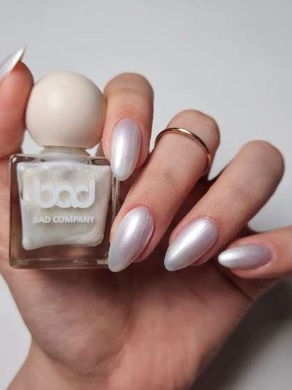 BAD COMPANY No Toxin
                        Pearls White Nail Polish 38 End of the Tunnel
                        8ml