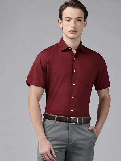 Arrow Cutaway Collar
                        Pure Cotton Regular Fit Formal Shirt