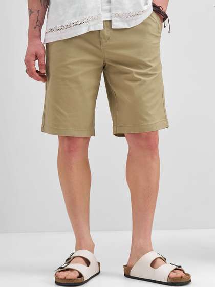HIGHLANDER Men Slim
                        Fit Shorts