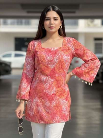 OZIA Floral Printed
                      Square Neck Pure Cotton Kurti