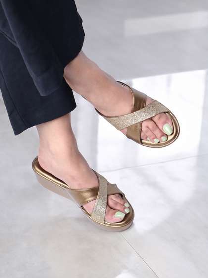 Monrow PU Wedge
                        Sandals