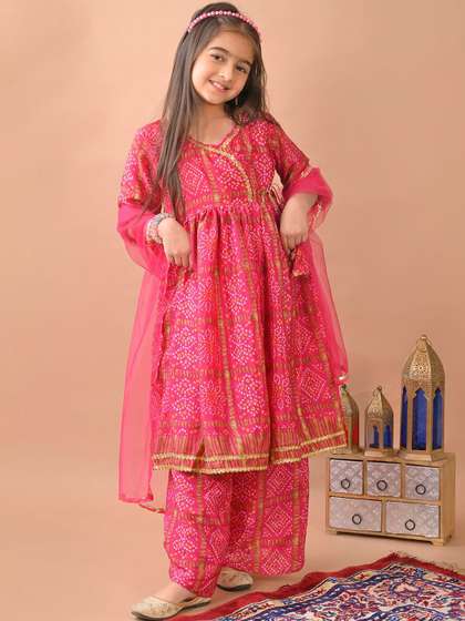 Here&Now X Kinder
                    Kids Girls Bandhani Printed Angrakha Gotta Patti
                    Pure Cotton Kurta with Palazzos & With