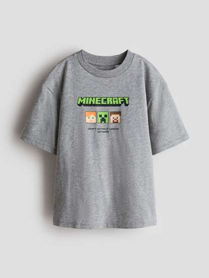 H&M Oversized
                    Printed T-Shirt