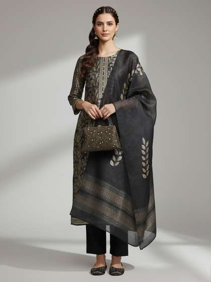 Varanga Women Ethnic
                        Motifs Regular Kurta with Trousers & With
                        Dupatta