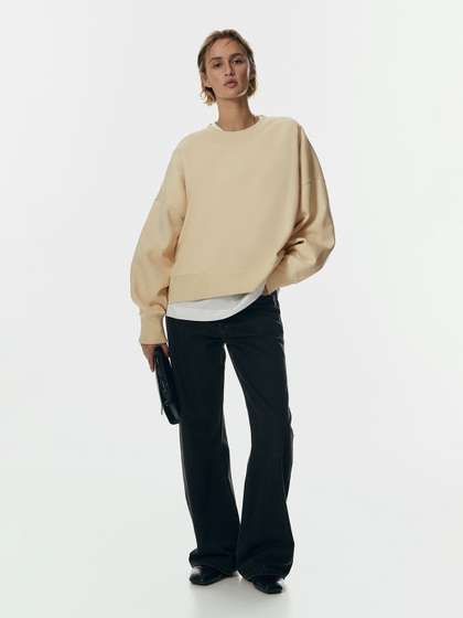 H&M Oversized
                        Sweatshirt