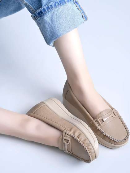 Stylestry Women
                        Textured Loafers
