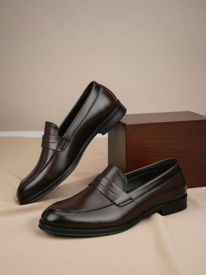 House of Pataudi Men
                      Round Toe Slip-On Formal Shoes