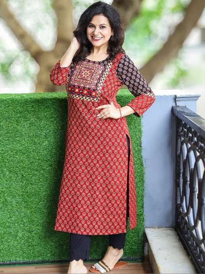 Desi Sandook Ethnic
                        Motifs Printed Mirror Work Pure Cotton Mirror
                        Work Kurti