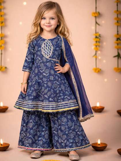 Arshia Fashions Girls
                      Floral Printed Panelled Gotta Patti Kurta with
                      Sharara & With Dupatta