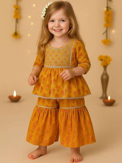 Arshia Fashions Girls
                    Floral Printed Regular Thread Work Kurti with
                    Sharara
